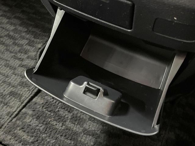 ヴォクシー ZS 煌 両側電動ドア 純正HDDナビ 後席モニター バックカメラ 禁煙車 スマートキー HIDヘッド ビルトインETC オートライト オートエアコン 純正16インチアルミ Bluetooth CD(64枚目)