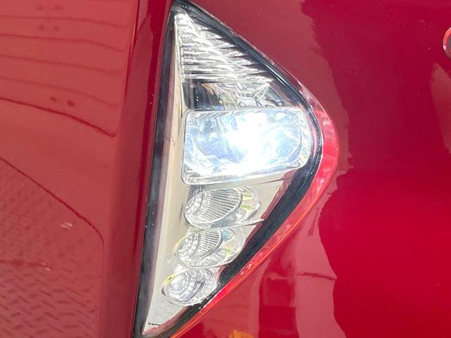 プリウス Aツーリングセレクション 純正9型SDナビ バックカメラ 衝突軽減装置 レーダークルーズ コーナーセンサー スマートキー LEDヘッド ビルトインETC オートハイビーム 車線逸脱警報 オートライト 純正17インチアルミ(30枚目)