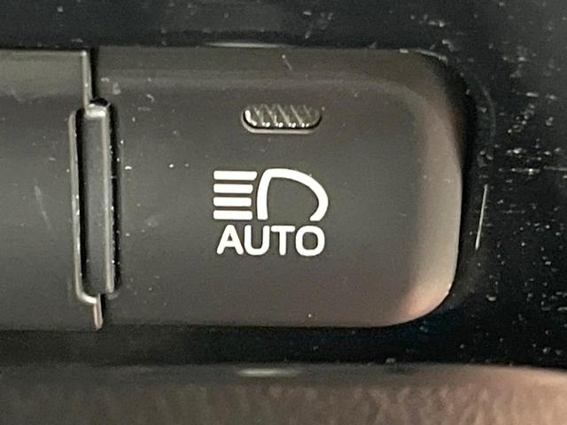 プリウス Aツーリングセレクション 純正9型SDナビ バックカメラ 衝突軽減装置 レーダークルーズ コーナーセンサー スマートキー LEDヘッド ビルトインETC オートハイビーム 車線逸脱警報 オートライト 純正17インチアルミ(48枚目)