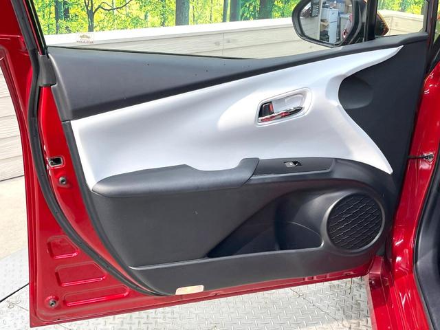 プリウス Aツーリングセレクション 純正9型SDナビ バックカメラ 衝突軽減装置 レーダークルーズ コーナーセンサー スマートキー LEDヘッド ビルトインETC オートハイビーム 車線逸脱警報 オートライト 純正17インチアルミ(65枚目)