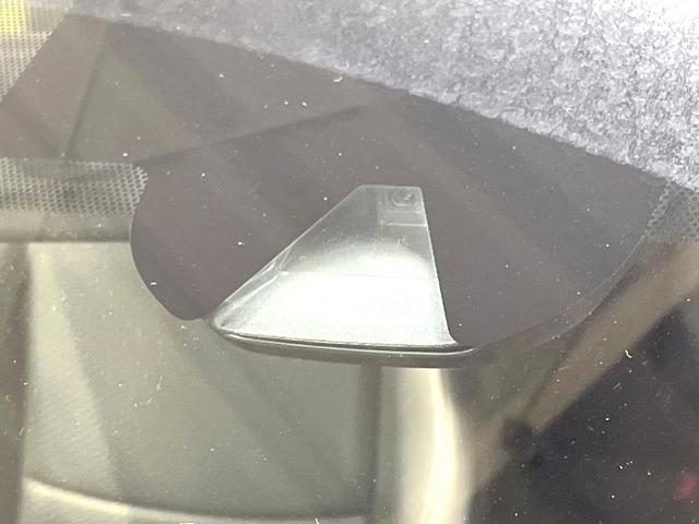 エクストレイル ２０Ｘ　ハイブリッド　エマージェンシーブレーキＰ　４ＷＤ　純正ＳＤナビ　バックカメラ　防水シート　禁煙車　ＬＥＤヘッド　ＥＴＣ　スマートキー＆プッシュスタート　オートライト　デュアルエアコン　ＣＤ　フルセグ　電動格納ミラー　横滑り防止装置（4枚目）