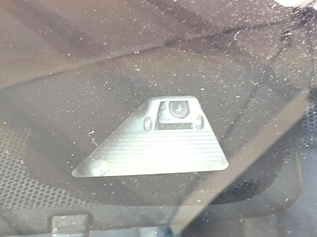 フリード Ｇ・ホンダセンシング　両側電動ドア　純正９型ＳＤナビ　バックカメラ　衝突被害軽減システム　レーダークルーズ　禁煙車　ハーフレザーシート　スマートキー　ＬＥＤヘッド　車線逸脱警報　オートライト　オートエアコン（4枚目）