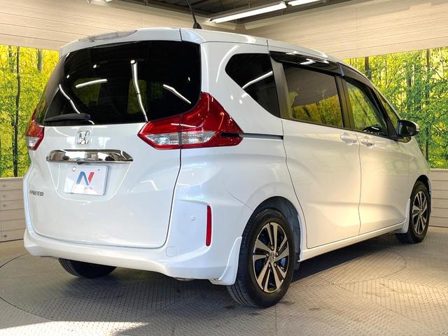 フリード Ｇ・ホンダセンシング　両側電動ドア　純正９型ＳＤナビ　バックカメラ　衝突被害軽減システム　レーダークルーズ　禁煙車　ハーフレザーシート　スマートキー　ＬＥＤヘッド　車線逸脱警報　オートライト　オートエアコン（18枚目）