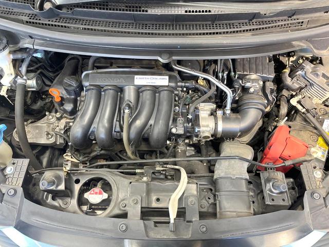 フリード Ｇ・ホンダセンシング　両側電動ドア　純正９型ＳＤナビ　バックカメラ　衝突被害軽減システム　レーダークルーズ　禁煙車　ハーフレザーシート　スマートキー　ＬＥＤヘッド　車線逸脱警報　オートライト　オートエアコン（19枚目）