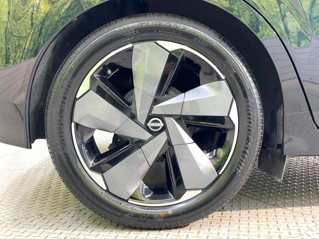 オーラ Ｇ　レザーエディション　純正９インチナビ　全周囲カメラ　ＢＯＳＥサウンドシステム　衝突被害軽減システム　レーダークルーズ　禁煙車　レザーシート　コーナーセンサー　スマートキー　ＬＥＤヘッド　ＥＴＣ２．０　オートハイビーム（13枚目）