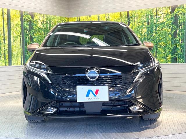 オーラ Ｇ　レザーエディション　純正９インチナビ　全周囲カメラ　ＢＯＳＥサウンドシステム　衝突被害軽減システム　レーダークルーズ　禁煙車　レザーシート　コーナーセンサー　スマートキー　ＬＥＤヘッド　ＥＴＣ２．０　オートハイビーム（14枚目）