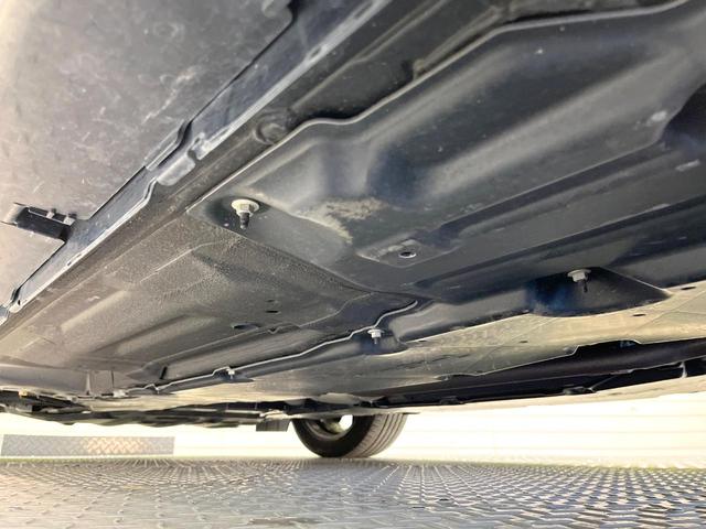 オーラ Ｇ　レザーエディション　純正９インチナビ　全周囲カメラ　ＢＯＳＥサウンドシステム　衝突被害軽減システム　レーダークルーズ　禁煙車　レザーシート　コーナーセンサー　スマートキー　ＬＥＤヘッド　ＥＴＣ２．０　オートハイビーム（23枚目）