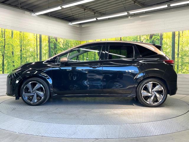 オーラ Ｇ　レザーエディション　純正９インチナビ　全周囲カメラ　ＢＯＳＥサウンドシステム　衝突被害軽減システム　レーダークルーズ　禁煙車　レザーシート　コーナーセンサー　スマートキー　ＬＥＤヘッド　ＥＴＣ２．０　オートハイビーム（26枚目）