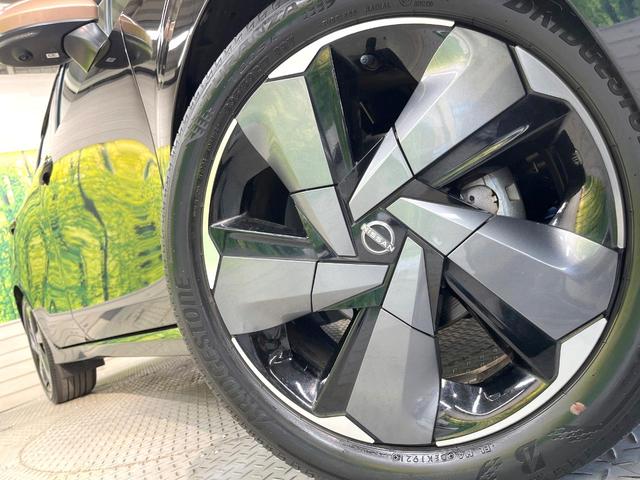 オーラ Ｇ　レザーエディション　純正９インチナビ　全周囲カメラ　ＢＯＳＥサウンドシステム　衝突被害軽減システム　レーダークルーズ　禁煙車　レザーシート　コーナーセンサー　スマートキー　ＬＥＤヘッド　ＥＴＣ２．０　オートハイビーム（31枚目）