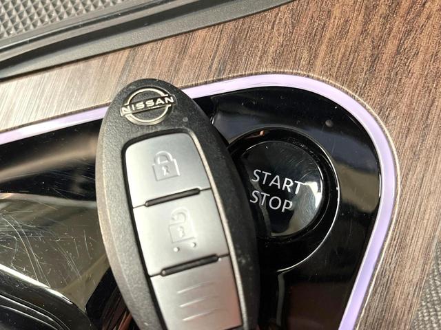 オーラ Ｇ　レザーエディション　純正９インチナビ　全周囲カメラ　ＢＯＳＥサウンドシステム　衝突被害軽減システム　レーダークルーズ　禁煙車　レザーシート　コーナーセンサー　スマートキー　ＬＥＤヘッド　ＥＴＣ２．０　オートハイビーム（36枚目）