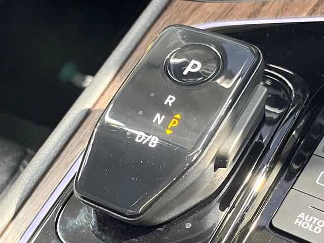 オーラ Ｇ　レザーエディション　純正９インチナビ　全周囲カメラ　ＢＯＳＥサウンドシステム　衝突被害軽減システム　レーダークルーズ　禁煙車　レザーシート　コーナーセンサー　スマートキー　ＬＥＤヘッド　ＥＴＣ２．０　オートハイビーム（47枚目）