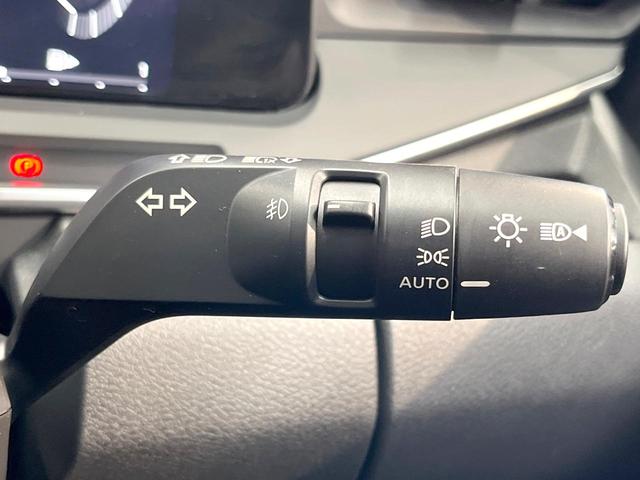 オーラ Ｇ　レザーエディション　純正９インチナビ　全周囲カメラ　ＢＯＳＥサウンドシステム　衝突被害軽減システム　レーダークルーズ　禁煙車　レザーシート　コーナーセンサー　スマートキー　ＬＥＤヘッド　ＥＴＣ２．０　オートハイビーム（49枚目）