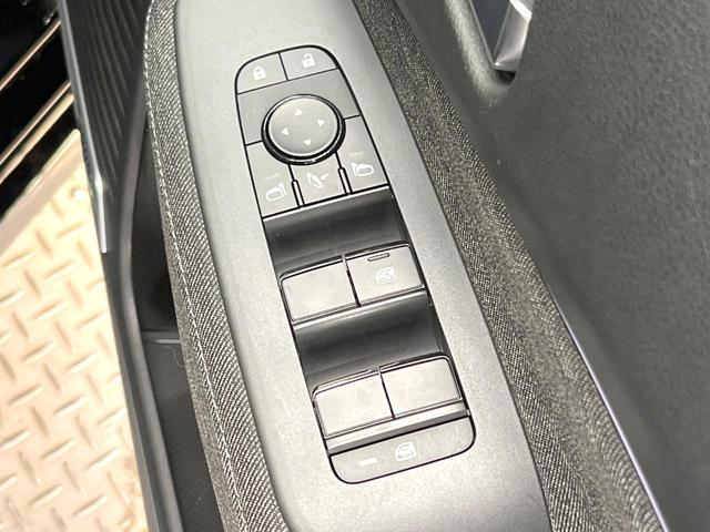 オーラ Ｇ　レザーエディション　純正９インチナビ　全周囲カメラ　ＢＯＳＥサウンドシステム　衝突被害軽減システム　レーダークルーズ　禁煙車　レザーシート　コーナーセンサー　スマートキー　ＬＥＤヘッド　ＥＴＣ２．０　オートハイビーム（55枚目）