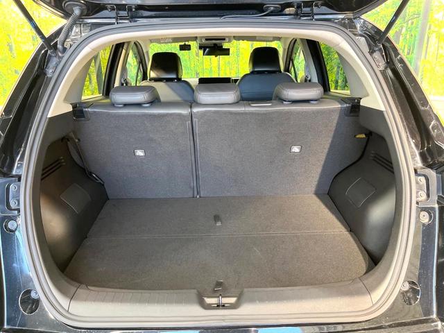 オーラ Ｇ　レザーエディション　純正９インチナビ　全周囲カメラ　ＢＯＳＥサウンドシステム　衝突被害軽減システム　レーダークルーズ　禁煙車　レザーシート　コーナーセンサー　スマートキー　ＬＥＤヘッド　ＥＴＣ２．０　オートハイビーム（63枚目）