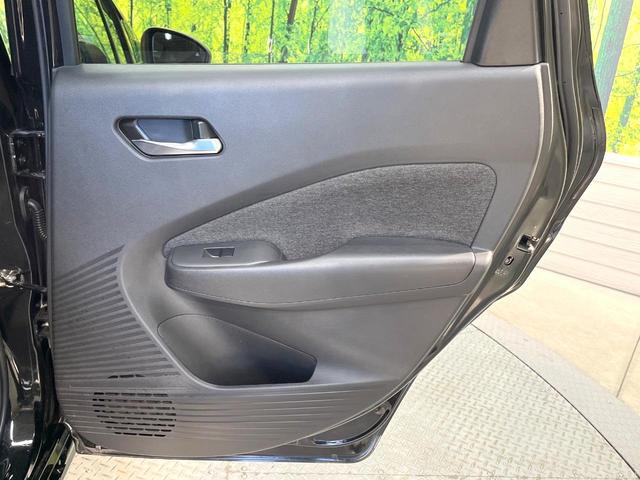 オーラ Ｇ　レザーエディション　純正９インチナビ　全周囲カメラ　ＢＯＳＥサウンドシステム　衝突被害軽減システム　レーダークルーズ　禁煙車　レザーシート　コーナーセンサー　スマートキー　ＬＥＤヘッド　ＥＴＣ２．０　オートハイビーム（68枚目）