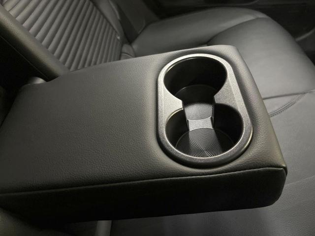 オーラ Ｇ　レザーエディション　純正９インチナビ　全周囲カメラ　ＢＯＳＥサウンドシステム　衝突被害軽減システム　レーダークルーズ　禁煙車　レザーシート　コーナーセンサー　スマートキー　ＬＥＤヘッド　ＥＴＣ２．０　オートハイビーム（71枚目）