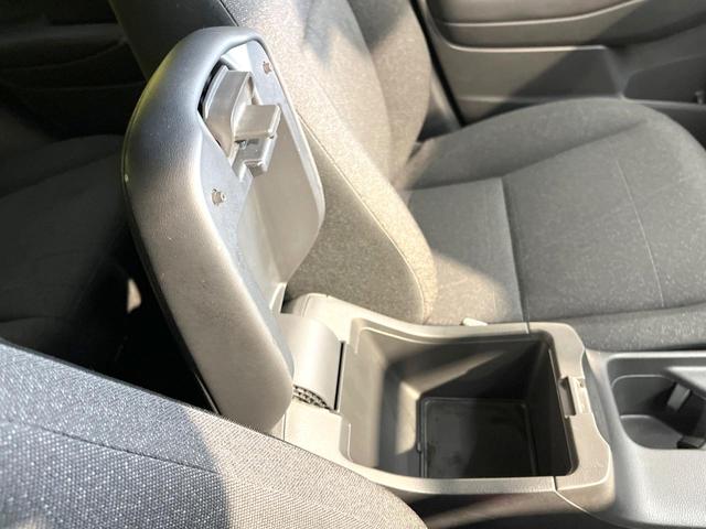 ヴェゼル ｅ：ＨＥＶ　Ｘ　純正８インチＳＤナビ　バックカメラ　衝突被害軽減システム　アダプティブクルーズコントロール　禁煙車　スマートキー　ＬＥＤヘッド　ビルトインＥＴＣ　オートハイビーム　車線逸脱警報　オートライト（71枚目）