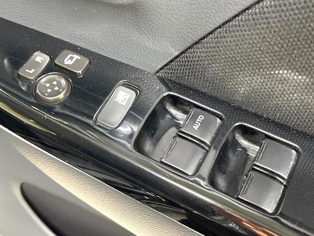 ワゴンRスティングレー T ターボ SDナビ 衝突被害軽減システム 禁煙車 シートヒーター スマートキー HIDヘッド ETC クルコン オートライト オートエアコン 純正15インチアルミ Bluetooth CD フルセグ(45枚目)