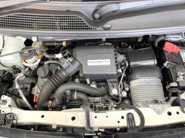 N-BOXカスタム G・Lターボホンダセンシング 両側電動ドア 8インチSDナビ バックカメラ 衝突被害軽減システム ドライブレコーダー LEDヘッド ビルトインETC 純正15インチアルミ オートハイビーム 車線逸脱警報 オートライト(18枚目)