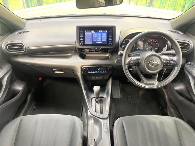 ヤリス ハイブリッドＸ　バックカメラ　ディスプレイオーディオ　衝突被害軽減システム　レーダークルーズコントロール　禁煙車　ビルトインＥＴＣ　オートハイビーム　車線逸脱警報　オートライト　オートエアコン　Ｂｌｕｅｔｏｏｔｈ（2枚目）