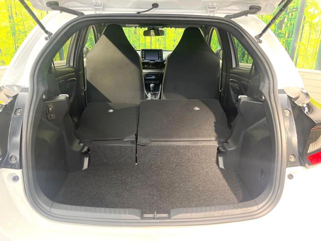 ヤリス ハイブリッドＸ　バックカメラ　ディスプレイオーディオ　衝突被害軽減システム　レーダークルーズコントロール　禁煙車　ビルトインＥＴＣ　オートハイビーム　車線逸脱警報　オートライト　オートエアコン　Ｂｌｕｅｔｏｏｔｈ（10枚目）