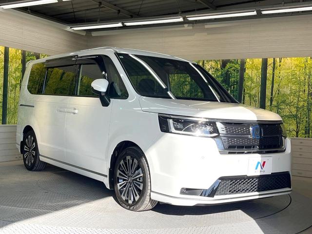 ステップワゴン ｅ：ＨＥＶスパーダ　プレミアムライン　両側電動ドア　純正１１インチナビ　後席モニター　全周囲カメラ　衝突被害軽減システム　アダプティブクルーズコントロール　禁煙車　電動リアゲート　合皮　ドライブレコーダー　スマートキー　ビルトインＥＴＣ（17枚目）