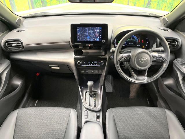 ヤリスクロス ハイブリッドＺ　フルエアロ　純正ディスプレイオーディオ　全周囲カメラ　衝突被害軽減システム　レーダークルーズ　禁煙車　ハーフレザーシート　パワーシート　ドラレコ　コーナーセンサー　スマートキー　ＬＥＤヘッド　ＥＴＣ（2枚目）