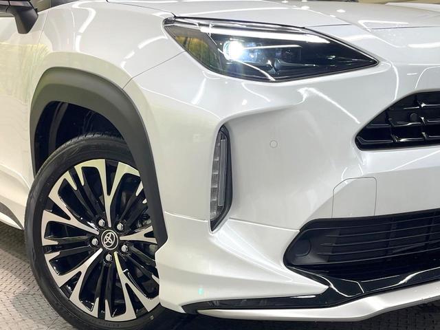 ヤリスクロス ハイブリッドＺ　フルエアロ　純正ディスプレイオーディオ　全周囲カメラ　衝突被害軽減システム　レーダークルーズ　禁煙車　ハーフレザーシート　パワーシート　ドラレコ　コーナーセンサー　スマートキー　ＬＥＤヘッド　ＥＴＣ（12枚目）