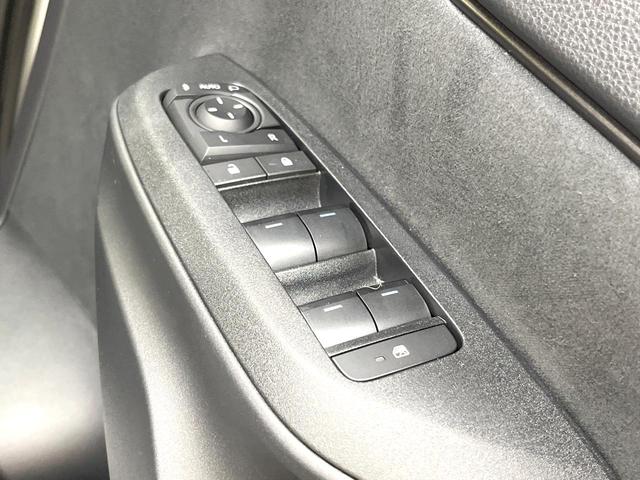 ヤリスクロス ハイブリッドＺ　フルエアロ　純正ディスプレイオーディオ　全周囲カメラ　衝突被害軽減システム　レーダークルーズ　禁煙車　ハーフレザーシート　パワーシート　ドラレコ　コーナーセンサー　スマートキー　ＬＥＤヘッド　ＥＴＣ（47枚目）