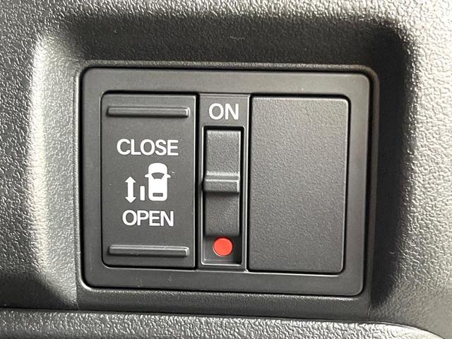 Ｎ－ＢＯＸカスタム ベースグレード　届出済未使用車　電動スライドドア　衝突被害軽減システム　禁煙車　シートヒーター　コーナーセンサー　スマートキー＆プッシュスタート　ＬＥＤヘッド　純正１４インチアルミ　オートライト　オートエアコン（7枚目）