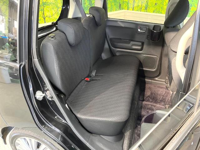 後部座席も気になるようなキズ・汚れやへたり等、大きなダメージはなく、良好な状態です。