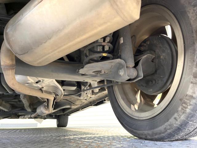 お車を安心してお乗りいただく為には、足回りの定期点検が欠かせません。サービスサポート（有償保証）では無料点検もご提供しており、安心のカーライフをお過ごしいただけるサポート体制が整っています。