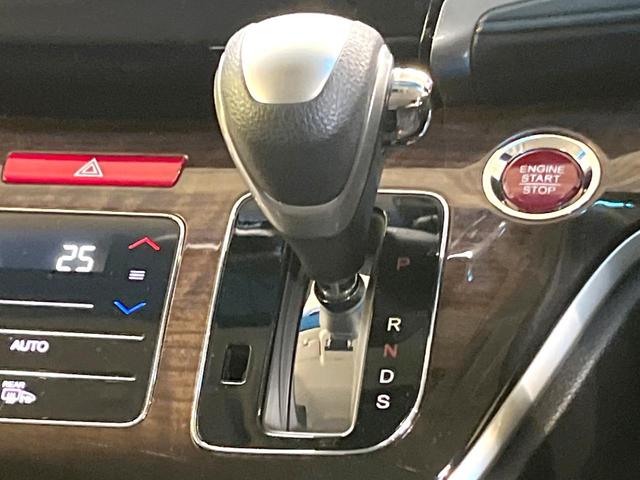 オデッセイ Ｇ・エアロパッケージ　両側電動ドア　純正ナビ　バックカメラ　スマートキー　ＬＥＤヘッド　ビルトインＥＴＣ　クルコン　純正１７インチアルミ　オートライト　オートエアコン　リアエアコン　Ｂｌｕｅｔｏｏｔｈ　ＣＤ（52枚目）