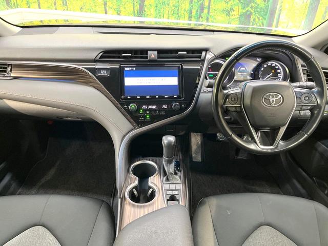 カムリ Ｇ　バックカメラ　純正９インチナビ　衝突被害軽減システム　レーダークルーズ　禁煙車　パワーシート　ドラレコ　コーナーセンサー　スマートキー　ＬＥＤヘッド　ビルトインＥＴＣ　純正１７インチアルミ（2枚目）