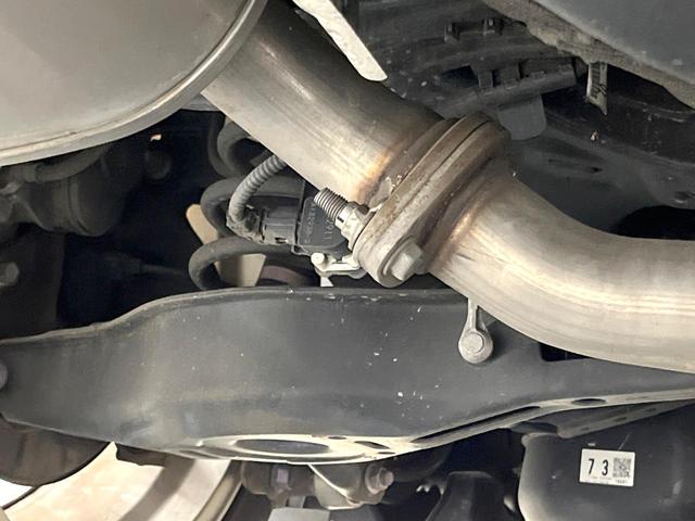 カムリ Ｇ　バックカメラ　純正９インチナビ　衝突被害軽減システム　レーダークルーズ　禁煙車　パワーシート　ドラレコ　コーナーセンサー　スマートキー　ＬＥＤヘッド　ビルトインＥＴＣ　純正１７インチアルミ（21枚目）