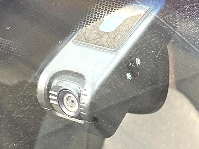 カムリ Ｇ　バックカメラ　純正９インチナビ　衝突被害軽減システム　レーダークルーズ　禁煙車　パワーシート　ドラレコ　コーナーセンサー　スマートキー　ＬＥＤヘッド　ビルトインＥＴＣ　純正１７インチアルミ（32枚目）