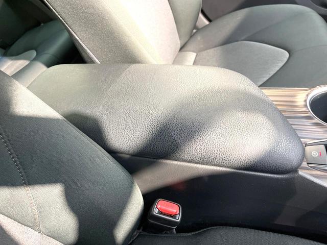 カムリ Ｇ　バックカメラ　純正９インチナビ　衝突被害軽減システム　レーダークルーズ　禁煙車　パワーシート　ドラレコ　コーナーセンサー　スマートキー　ＬＥＤヘッド　ビルトインＥＴＣ　純正１７インチアルミ（65枚目）