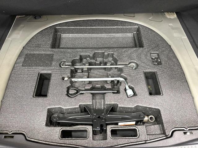 カムリ Ｇ　バックカメラ　純正９インチナビ　衝突被害軽減システム　レーダークルーズ　禁煙車　パワーシート　ドラレコ　コーナーセンサー　スマートキー　ＬＥＤヘッド　ビルトインＥＴＣ　純正１７インチアルミ（67枚目）