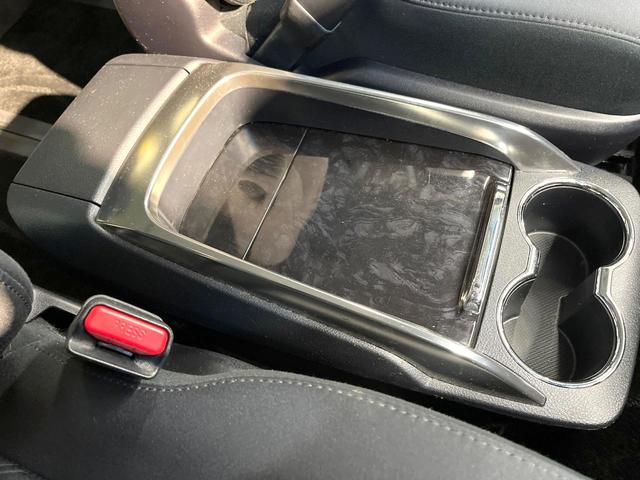 アルファード 2.5S 7人 純正SDナビ 両側電動ドア バックカメラ 衝突被害軽減システム レーダークルーズ 禁煙車 コーナーセンサー スマートキー LEDヘッド ETC 純正18アルミ オートハイビーム 車線逸脱警報(43枚目)