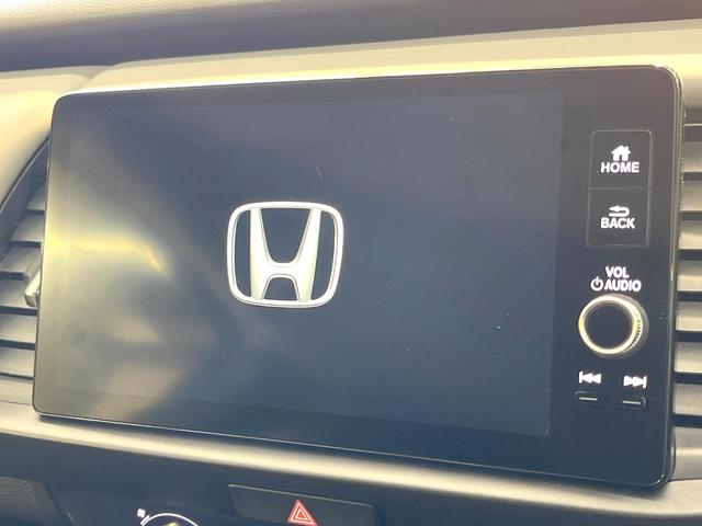 フィット ｅ：ＨＥＶ　ＲＳ　９インチホンダコネクトディスプレー　バックカメラ　衝突被害軽減システム　禁煙車　合皮シート　コーナーセンサー　スマートキー　ＬＥＤヘッド　ＥＴＣ２．０　純正１６インチアルミ　オートハイビーム（4枚目）