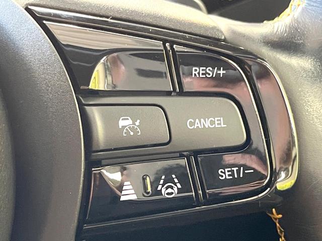 フィット ｅ：ＨＥＶ　ＲＳ　９インチホンダコネクトディスプレー　バックカメラ　衝突被害軽減システム　禁煙車　合皮シート　コーナーセンサー　スマートキー　ＬＥＤヘッド　ＥＴＣ２．０　純正１６インチアルミ　オートハイビーム（5枚目）