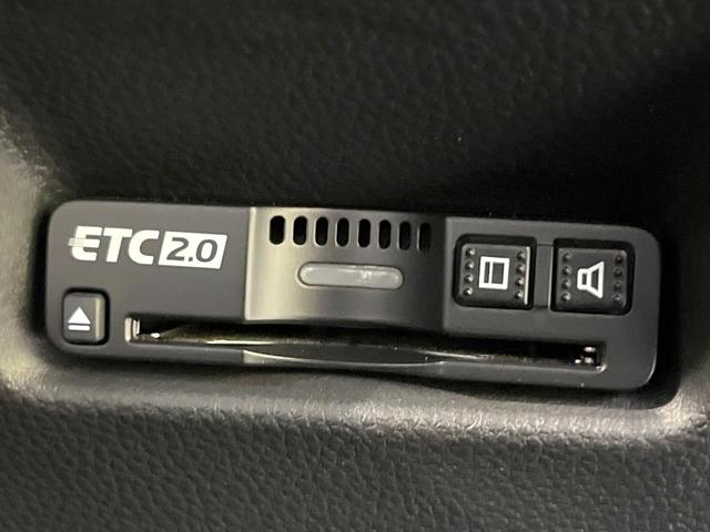 フィット ｅ：ＨＥＶ　ＲＳ　９インチホンダコネクトディスプレー　バックカメラ　衝突被害軽減システム　禁煙車　合皮シート　コーナーセンサー　スマートキー　ＬＥＤヘッド　ＥＴＣ２．０　純正１６インチアルミ　オートハイビーム（7枚目）