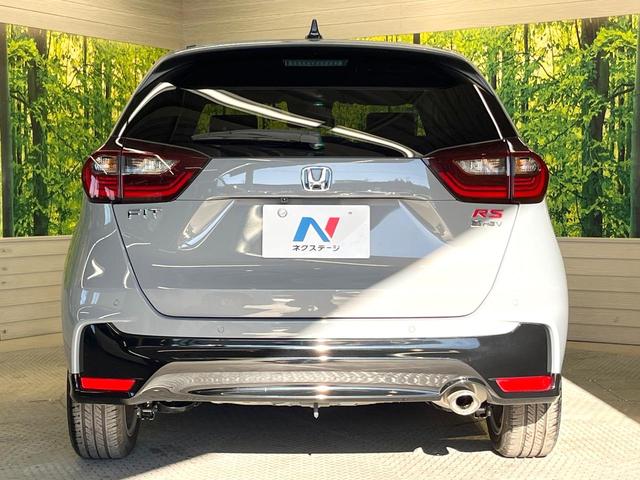 フィット ｅ：ＨＥＶ　ＲＳ　９インチホンダコネクトディスプレー　バックカメラ　衝突被害軽減システム　禁煙車　合皮シート　コーナーセンサー　スマートキー　ＬＥＤヘッド　ＥＴＣ２．０　純正１６インチアルミ　オートハイビーム（15枚目）