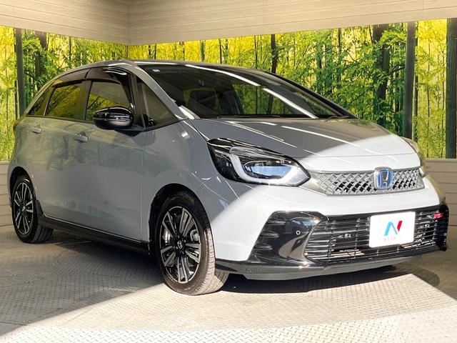 フィット ｅ：ＨＥＶ　ＲＳ　９インチホンダコネクトディスプレー　バックカメラ　衝突被害軽減システム　禁煙車　合皮シート　コーナーセンサー　スマートキー　ＬＥＤヘッド　ＥＴＣ２．０　純正１６インチアルミ　オートハイビーム（16枚目）