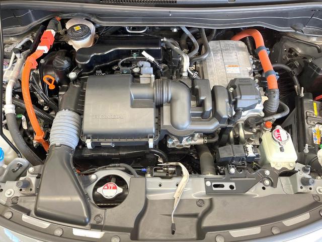 フィット ｅ：ＨＥＶ　ＲＳ　９インチホンダコネクトディスプレー　バックカメラ　衝突被害軽減システム　禁煙車　合皮シート　コーナーセンサー　スマートキー　ＬＥＤヘッド　ＥＴＣ２．０　純正１６インチアルミ　オートハイビーム（18枚目）