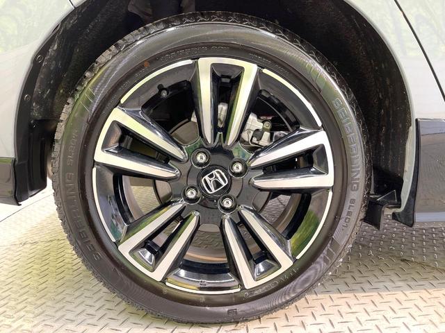 フィット ｅ：ＨＥＶ　ＲＳ　９インチホンダコネクトディスプレー　バックカメラ　衝突被害軽減システム　禁煙車　合皮シート　コーナーセンサー　スマートキー　ＬＥＤヘッド　ＥＴＣ２．０　純正１６インチアルミ　オートハイビーム（28枚目）