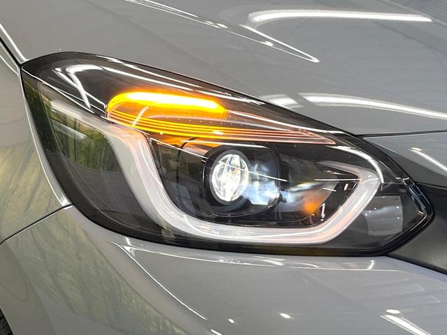 フィット ｅ：ＨＥＶ　ＲＳ　９インチホンダコネクトディスプレー　バックカメラ　衝突被害軽減システム　禁煙車　合皮シート　コーナーセンサー　スマートキー　ＬＥＤヘッド　ＥＴＣ２．０　純正１６インチアルミ　オートハイビーム（31枚目）