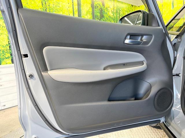 フィット ｅ：ＨＥＶ　ＲＳ　９インチホンダコネクトディスプレー　バックカメラ　衝突被害軽減システム　禁煙車　合皮シート　コーナーセンサー　スマートキー　ＬＥＤヘッド　ＥＴＣ２．０　純正１６インチアルミ　オートハイビーム（42枚目）