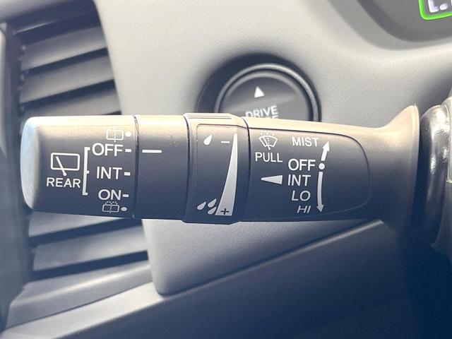 フィット ｅ：ＨＥＶ　ＲＳ　９インチホンダコネクトディスプレー　バックカメラ　衝突被害軽減システム　禁煙車　合皮シート　コーナーセンサー　スマートキー　ＬＥＤヘッド　ＥＴＣ２．０　純正１６インチアルミ　オートハイビーム（58枚目）