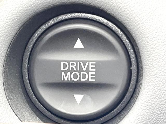 フィット ｅ：ＨＥＶ　ＲＳ　９インチホンダコネクトディスプレー　バックカメラ　衝突被害軽減システム　禁煙車　合皮シート　コーナーセンサー　スマートキー　ＬＥＤヘッド　ＥＴＣ２．０　純正１６インチアルミ　オートハイビーム（62枚目）